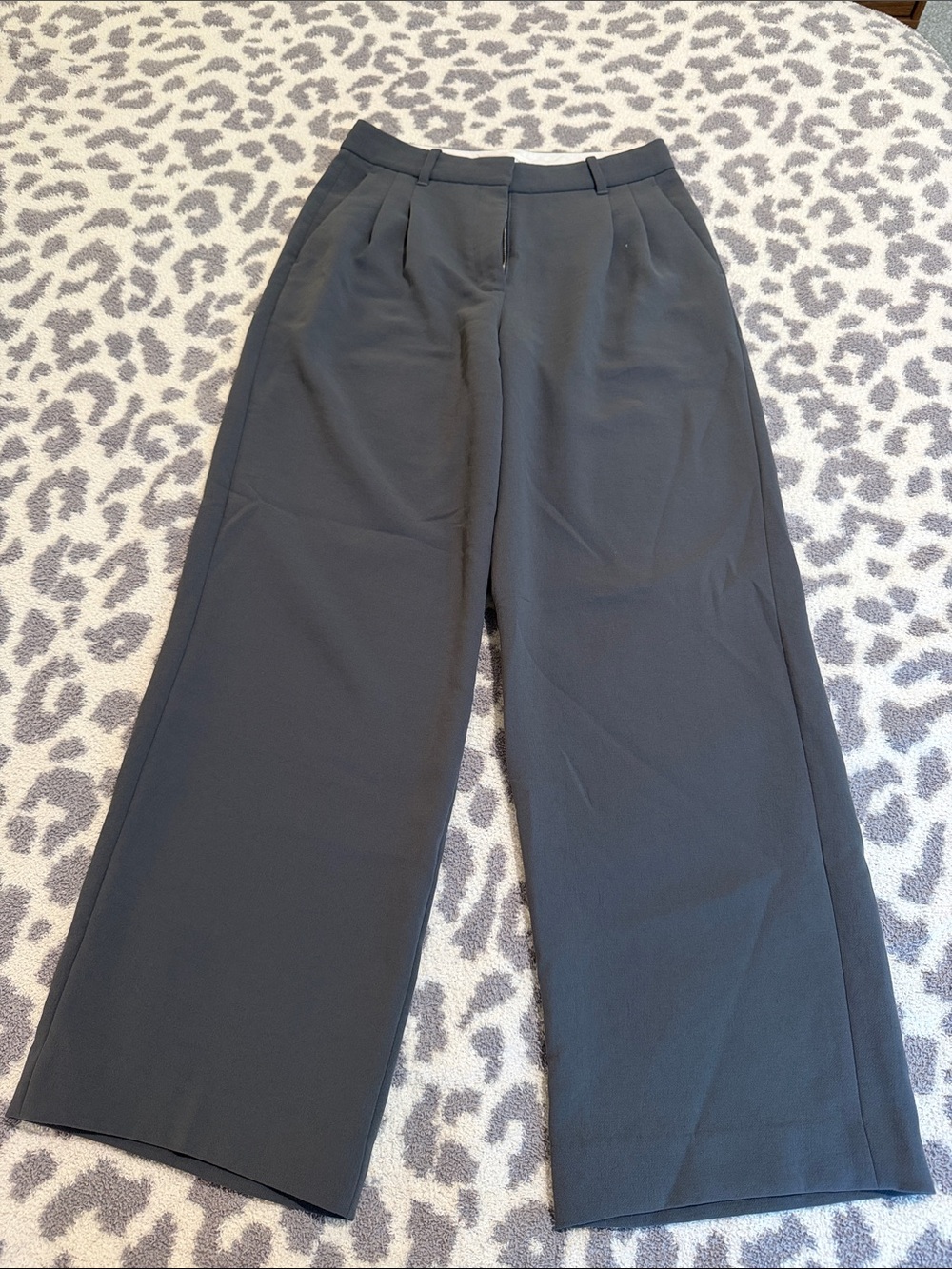 Aritzia The Effortless Pants - Short Length